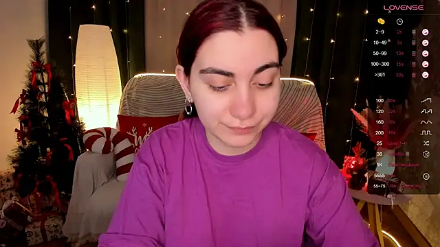 Snapshot of hannacheekss_ chatting on December 18, 2025, 2:05 am hannacheekss online show from December 18, 2025, 2:05 am