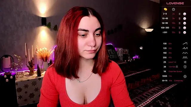 Snapshot of hannacheekss_ chatting on December 19, 2025, 2:15 am hannacheekss online show from December 19, 2025, 2:15 am