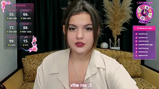 Snapshot of showmeparadise chatting on December 26, 2024, 5:37 am showmeparadise online show from December 26, 2024, 5:37 am