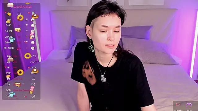 Snapshot of Emily_Strikeee chatting on November 20, 2025, 9:54 am Emily Strikeee online show from November 20, 2025, 9:54 am