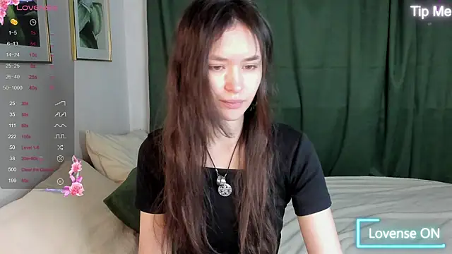 Snapshot of Emily_Strikeee chatting on November 6, 2025, 10:08 am Emily Strikeee online show from November 6, 2025, 10:08 am