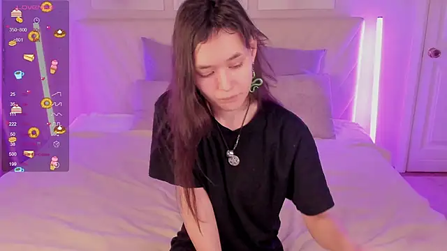 Snapshot of Emily_Strikeee chatting on November 28, 2025, 10:26 am Emily Strikeee online show from November 28, 2025, 10:26 am