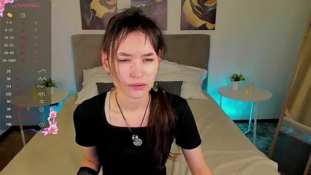 Snapshot of Emily_Strikeee chatting on November 7, 2025, 9:58 am Emily Strikeee online show from November 7, 2025, 9:58 am