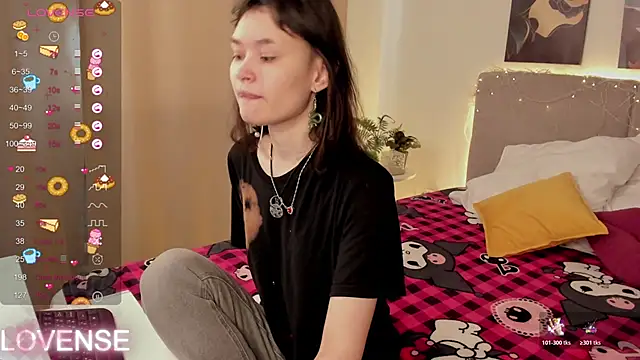 Emily Strikeee online show from March 12, 2026, 4:18 am