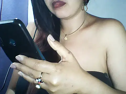 layanah12 online show from April 12, 2026, 2:20 pm