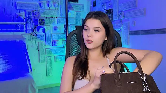 EvaThopson online show from December 5, 2025, 12:37 pm