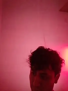 Snapshot of Hxnsovrgon chatting on October 21, 2025, 12:11 am Hxnsovrgon online show from October 21, 2025, 12:11 am