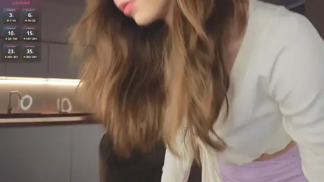 KellyAdderiy online show from February 17, 2026, 3:15 am