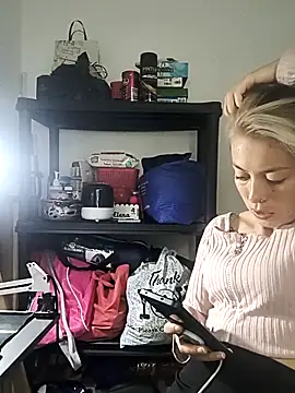 Tefannyy  online show from March 17, 2026, 2:42 pm