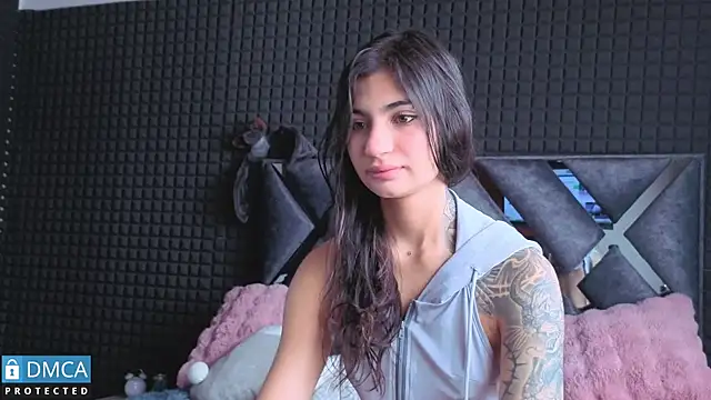 SolBeaumont1 online show from November 10, 2025, 7:30 pm