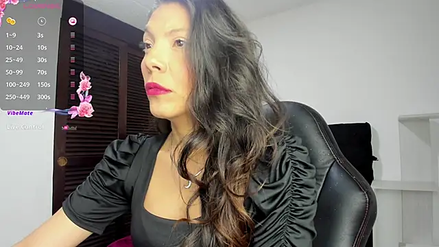 Snapshot of Selenakyle92_ chatting on June 5, 2026, 3:33 am Selenakyle92 online show from June 5, 2026, 3:33 am
