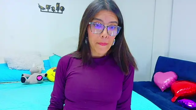  lucysmith online show from November 18, 2025, 4:05 am