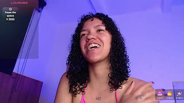 Snapshot of AmarantaFoxx chatting on February 19, 2025, 10:53 pm AmarantaFoxx online show from February 19, 2025, 10:53 pm