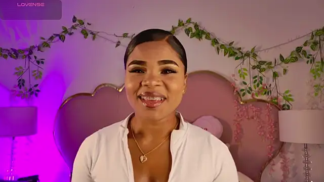 Snapshot of NahiaraReina chatting on April 18, 2026, 2:41 pm NahiaraReina online show from April 18, 2026, 2:41 pm
