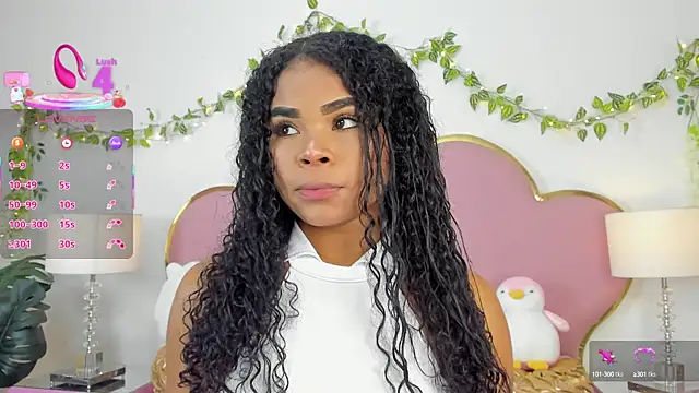 Snapshot of NahiaraReina chatting on October 6, 2025, 1:34 pm NahiaraReina online show from October 6, 2025, 1:34 pm