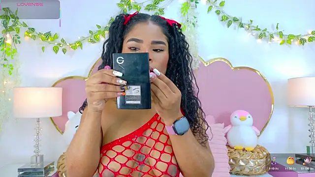 Snapshot of NahiaraReina chatting on October 16, 2025, 2:03 pm NahiaraReina online show from October 16, 2025, 2:03 pm