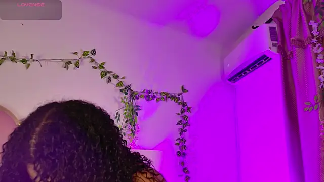 Snapshot of NahiaraReina chatting on May 20, 2026, 1:30 pm NahiaraReina online show from May 20, 2026, 1:30 pm
