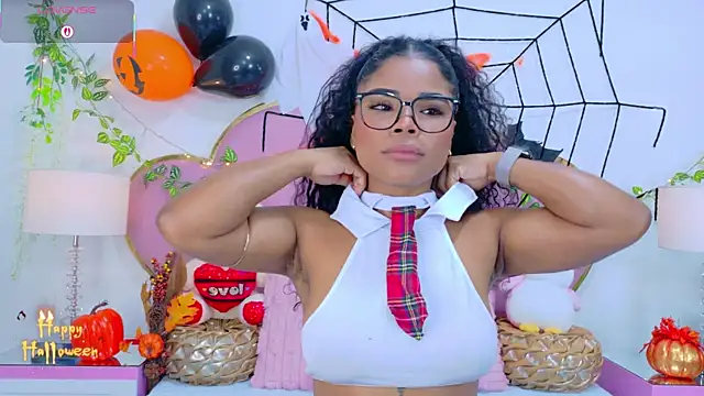 Snapshot of NahiaraReina chatting on October 31, 2025, 1:08 pm NahiaraReina online show from October 31, 2025, 1:08 pm