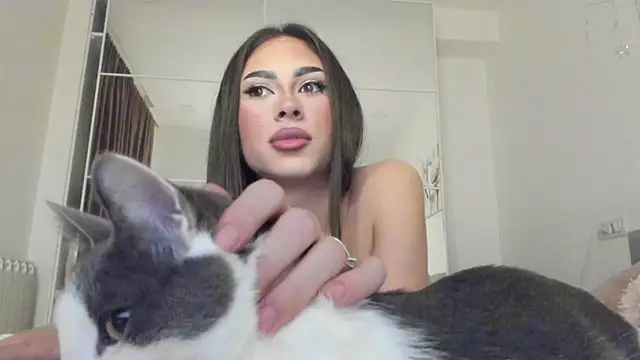 Snapshot of Cecilexo18 chatting on January 17, 2025, 1:47 am Cecilexo18 online show from January 17, 2025, 1:47 am