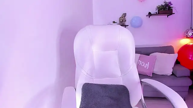 yenny garcia online show from November 6, 2025, 6:23 pm