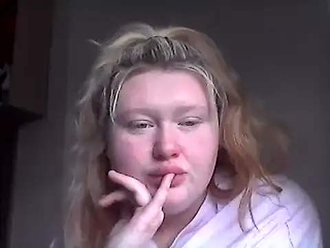 Snapshot of lilah-xo chatting on January 3, 2025, 2:08 pm lilah-xo online show from January 3, 2025, 2:08 pm