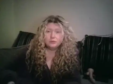 Snapshot of lilah-xo chatting on December 13, 2024, 3:27 am lilah-xo online show from December 13, 2024, 3:27 am