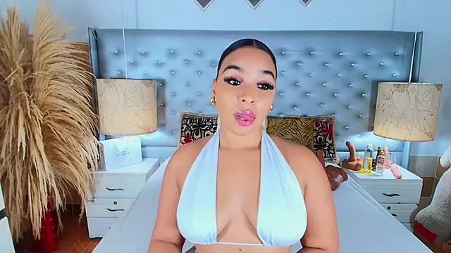 EileenBenzon online show from March 12, 2025, 3:46 am