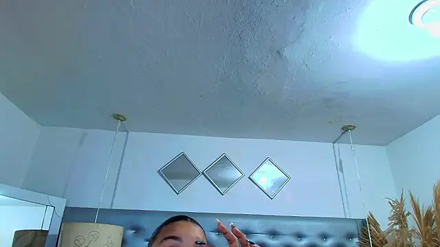 EileenBenzon online show from February 12, 2026, 1:22 pm