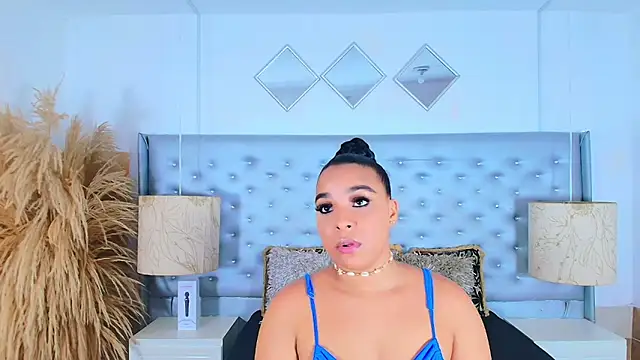 EileenBenzon online show from November 21, 2025, 5:12 pm