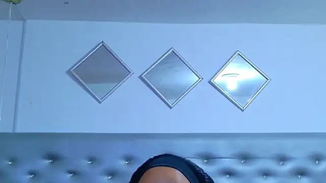 Snapshot of EileenBenzon chatting on May 20, 2026, 2:47 pm EileenBenzon online show from May 20, 2026, 2:47 pm
