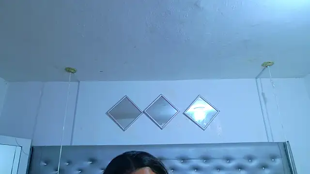 Snapshot of EileenBenzon chatting on April 27, 2026, 1:42 pm EileenBenzon online show from April 27, 2026, 1:42 pm