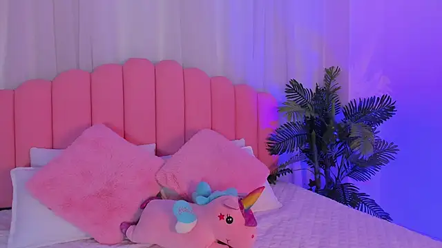 Snapshot of iam_cami chatting on February 16, 2026, 6:06 pm iam cami online show from February 16, 2026, 6:06 pm