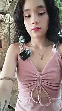 Snapshot of sweet_outdoor_charm chatting on April 9, 2026, 3:18 pm sweet outdoor charm online show from April 9, 2026, 3:18 pm