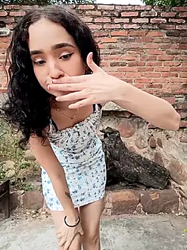 Snapshot of sweet_outdoor_charm chatting on March 4, 2026, 7:54 pm sweet outdoor charm online show from March 4, 2026, 7:54 pm