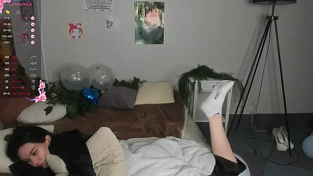 SweetyDeviliya online show from February 22, 2025, 2:08 pm