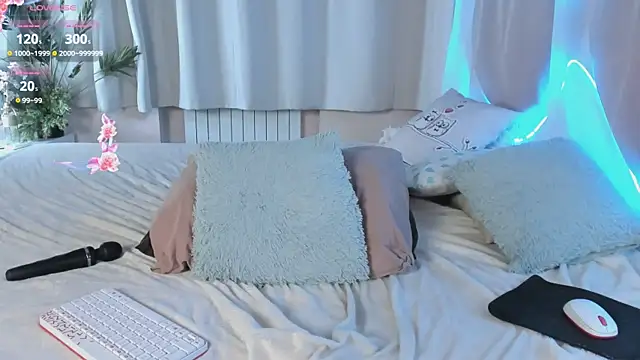 Snapshot of AliceBrunne chatting on February 18, 2025, 11:00 am AliceBrunne online show from February 18, 2025, 11:00 am