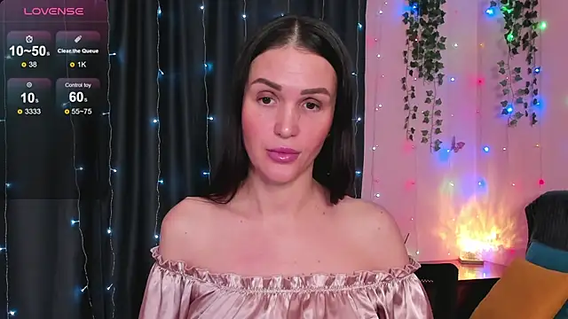 Snapshot of cross_the_line chatting on November 26, 2025, 12:05 pm cross the line online show from November 26, 2025, 12:05 pm