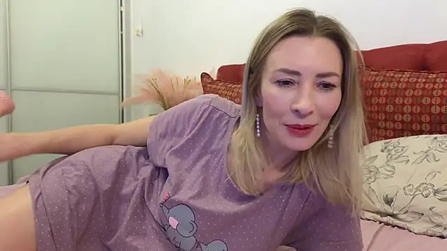 Snapshot of _Maddalena_ chatting on March 5, 2025, 12:05 am Maddalena online show from March 5, 2025, 12:05 am