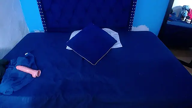 kinky redhead18 online show from February 20, 2026, 2:19 pm