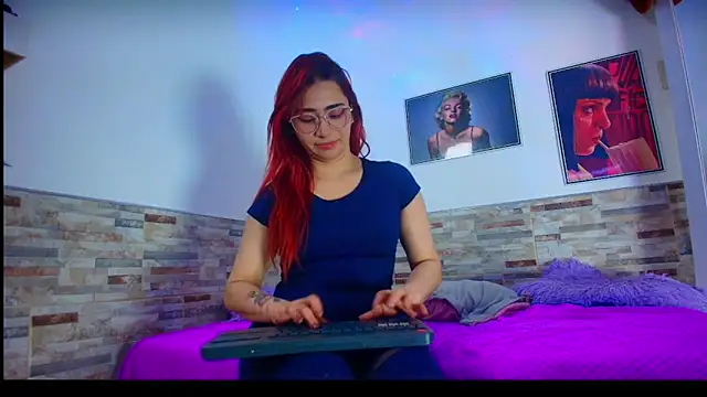 Snapshot of Melannytaylor chatting on December 21, 2025, 1:41 am Melannytaylor online show from December 21, 2025, 1:41 am