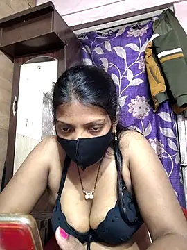 queensenorita online show from April 11, 2026, 5:49 pm