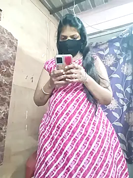 queensenorita online show from September 30, 2025, 5:30 pm