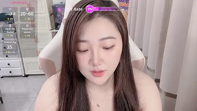 Snapshot of Stars_Elyn chatting on May 27, 2026, 12:45 pm Stars Elyn online show from May 27, 2026, 12:45 pm