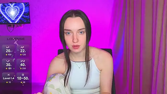 Snapshot of Wild_Sophie_ chatting on February 7, 2025, 8:53 pm Wild Sophie online show from February 7, 2025, 8:53 pm