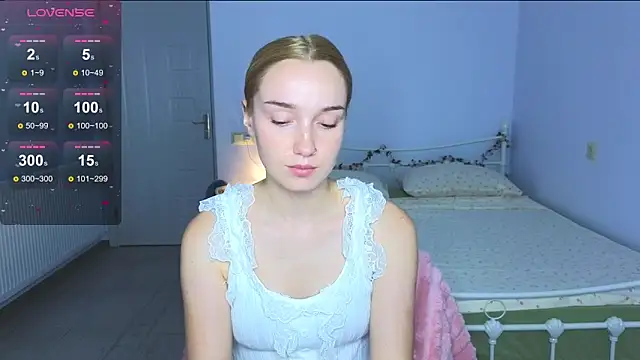 Snapshot of Wild_Sophie_ chatting on October 5, 2025, 4:53 pm Wild Sophie online show from October 5, 2025, 4:53 pm