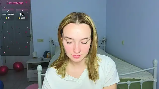 Snapshot of Wild_Sophie_ chatting on December 3, 2025, 5:56 pm Wild Sophie online show from December 3, 2025, 5:56 pm