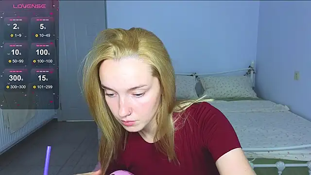 Snapshot of Wild_Sophie_ chatting on October 10, 2025, 6:20 pm Wild Sophie online show from October 10, 2025, 6:20 pm