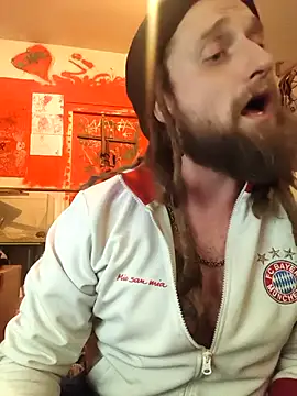 Snapshot of Ozomitro chatting on January 6, 2026, 4:00 pm Ozomitro online show from January 6, 2026, 4:00 pm