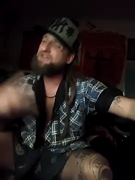 Snapshot of Ozomitro chatting on December 21, 2025, 3:14 pm Ozomitro online show from December 21, 2025, 3:14 pm