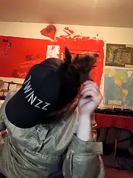 Snapshot of Ozomitro chatting on February 3, 2026, 4:56 pm Ozomitro online show from February 3, 2026, 4:56 pm